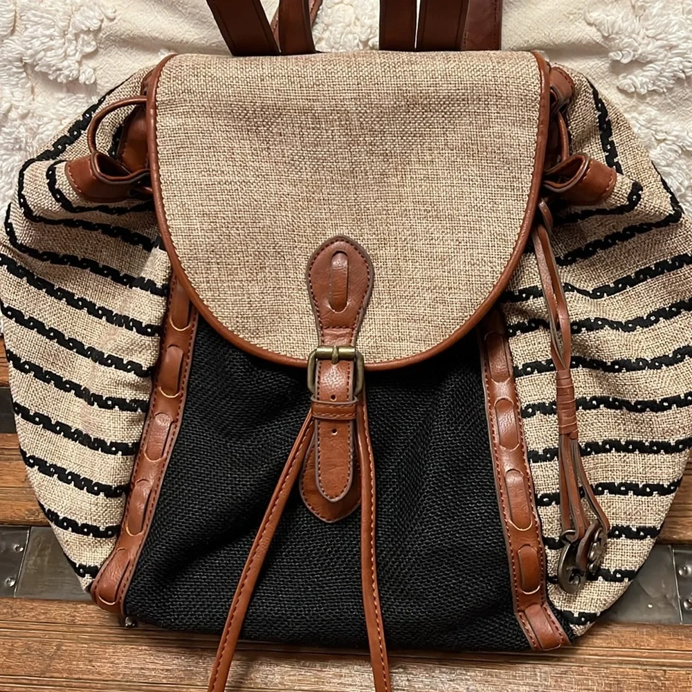 Lucky Brand canvas backpack - Picture 3 of 9